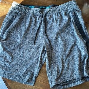 Mens AE jogger shorts - size large